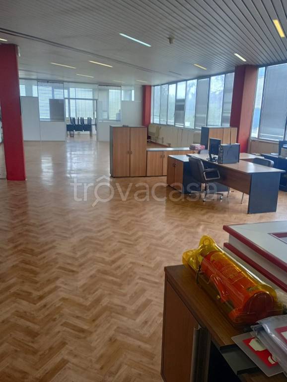 locale commerciale in vendita a Vignate