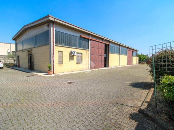 locale commerciale in vendita a Vignate