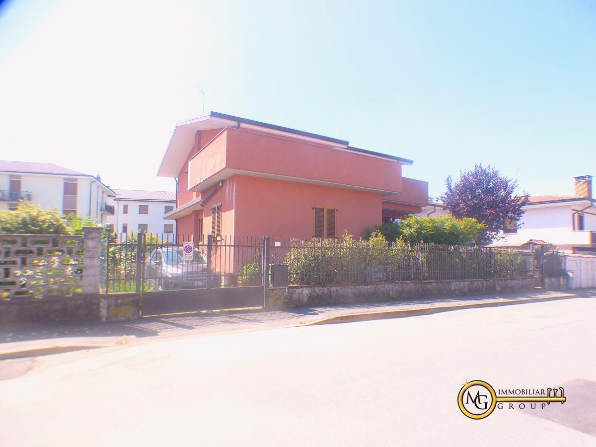 casa indipendente in vendita a Vignate