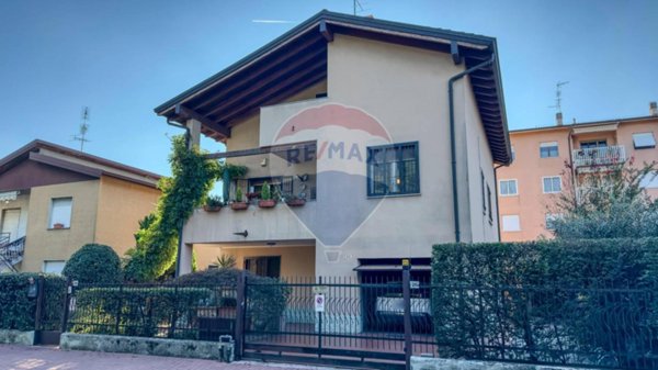 casa indipendente in vendita a Vignate