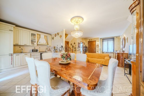 casa indipendente in vendita a Vignate