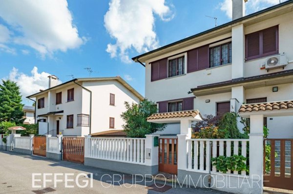 casa indipendente in vendita a Vignate