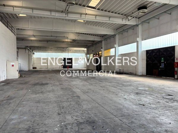 locale commerciale in vendita a Vignate