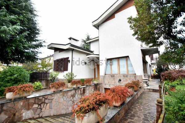 casa indipendente in vendita a Vignate