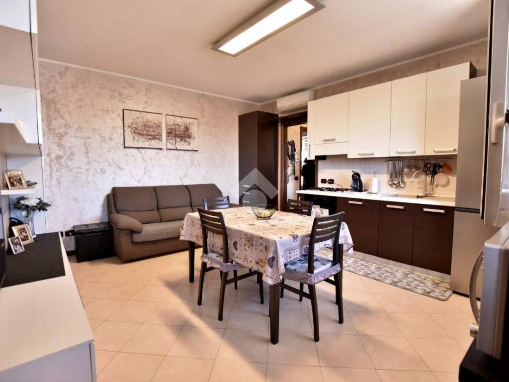 appartamento in vendita a Vignate in zona San Pedrino
