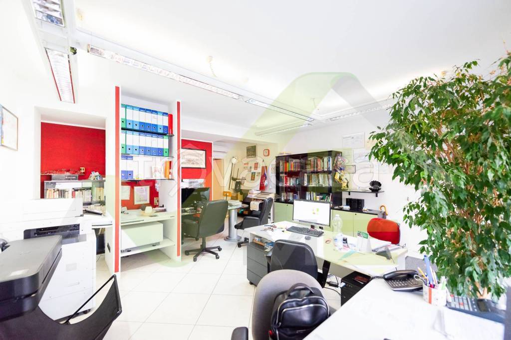 negozio in vendita a Vignate