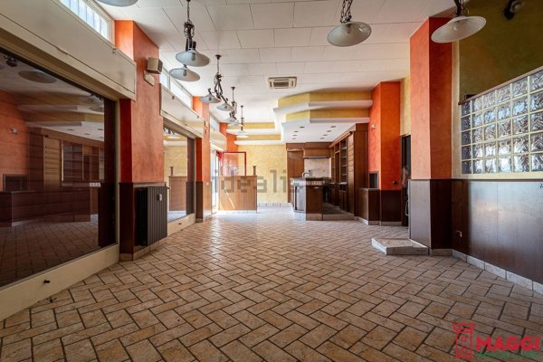 locale commerciale in vendita a Vignate