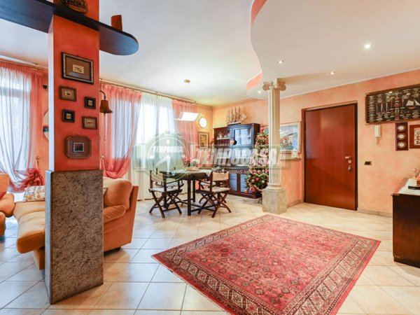 casa indipendente in vendita a Vignate