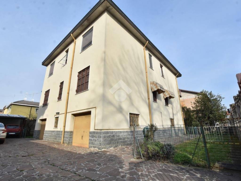 appartamento in vendita a Vignate in zona San Pedrino