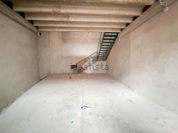 capannone in vendita a Vignate