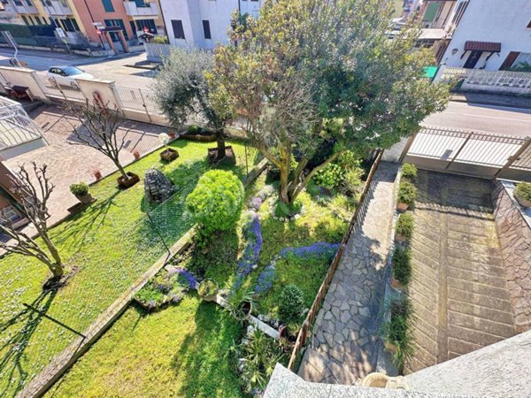 casa indipendente in vendita a Vignate