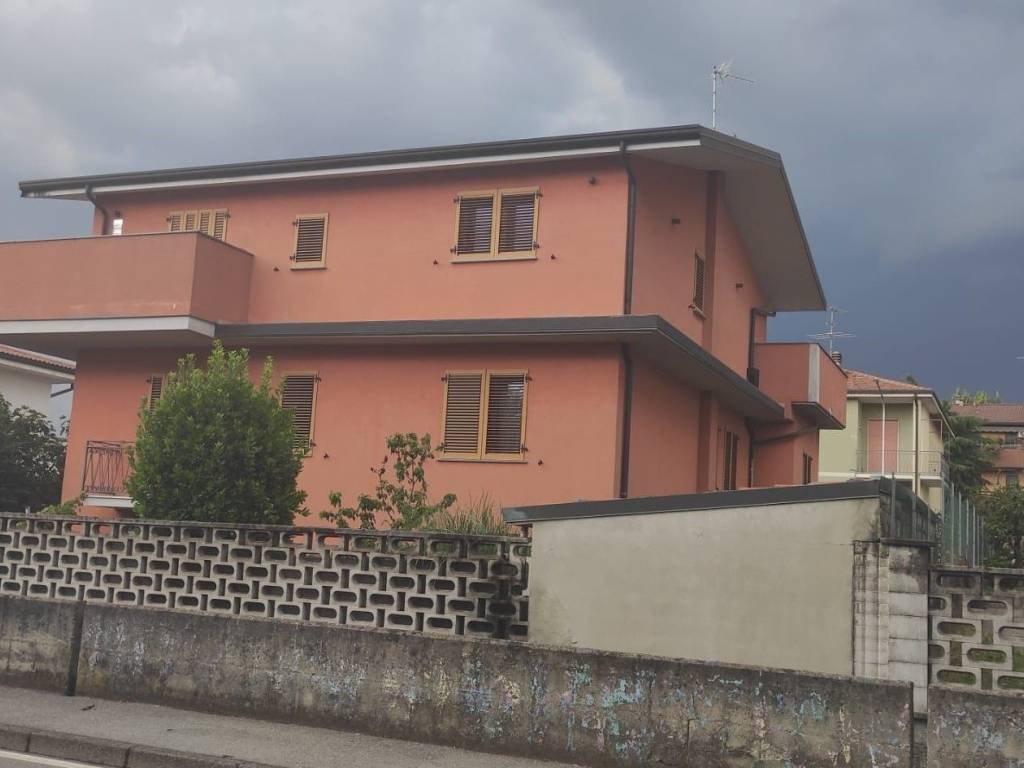 casa indipendente in vendita a Vignate