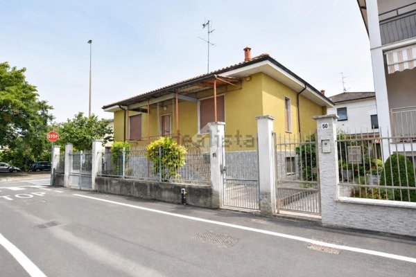 appartamento in vendita a Vignate in zona San Pedrino
