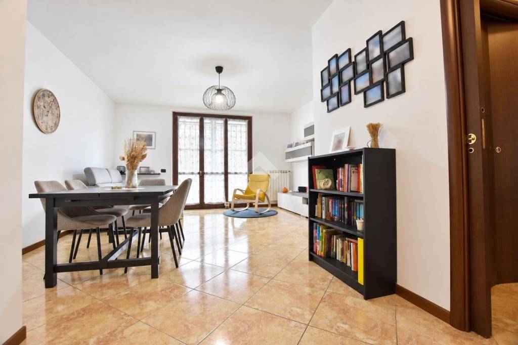 appartamento in vendita a Vignate in zona San Pedrino