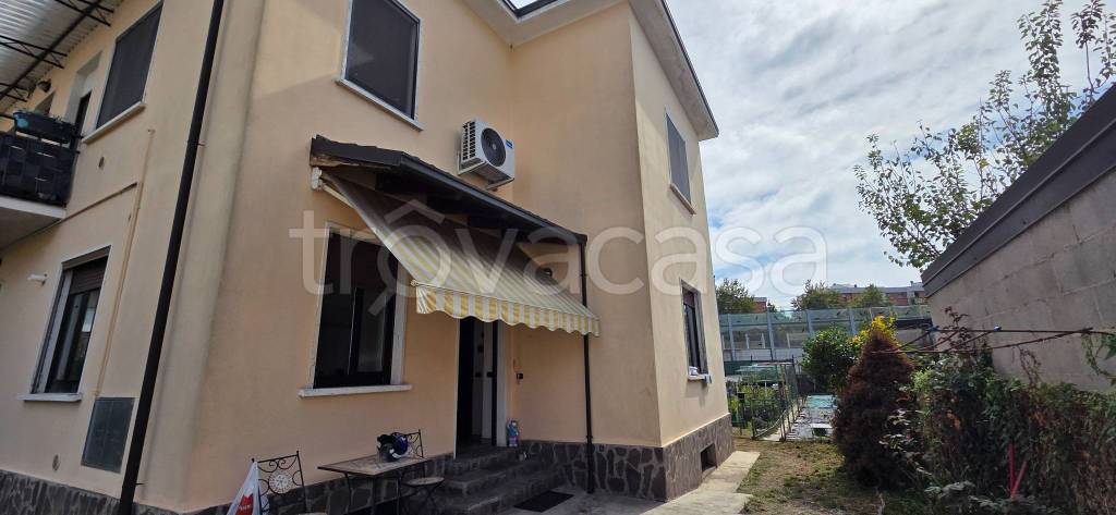 appartamento in vendita a Vignate in zona San Pedrino