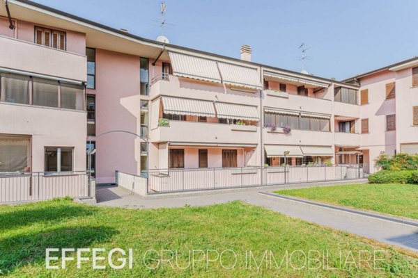 appartamento in vendita a Vignate in zona San Pedrino