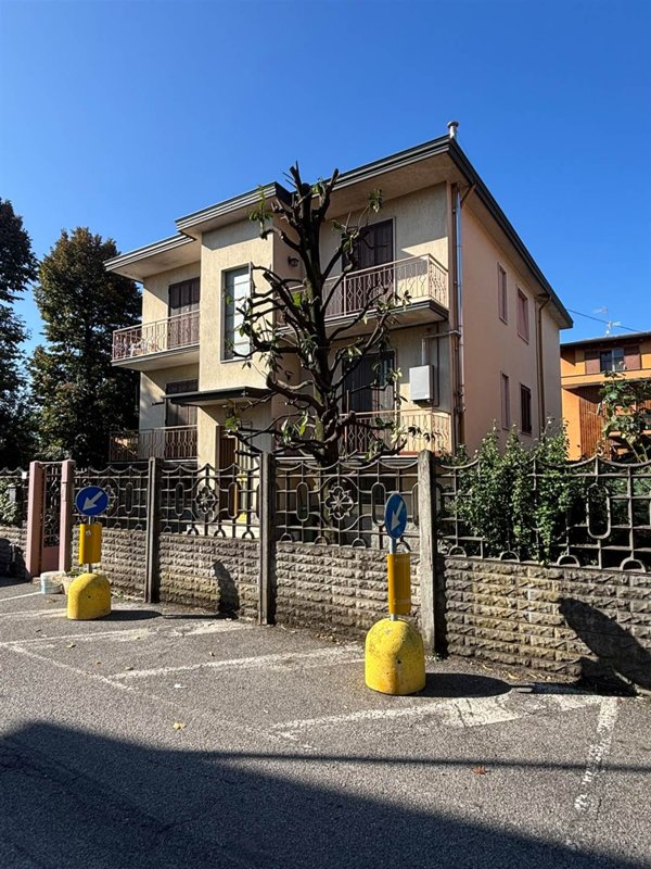appartamento in vendita a Vignate in zona San Pedrino