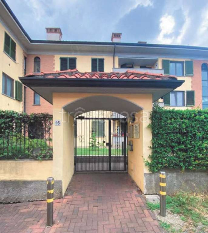 appartamento in vendita a Vignate in zona San Pedrino