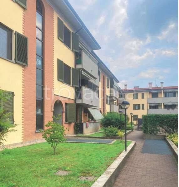 appartamento in vendita a Vignate in zona San Pedrino