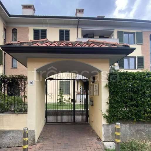 appartamento in vendita a Vignate in zona San Pedrino