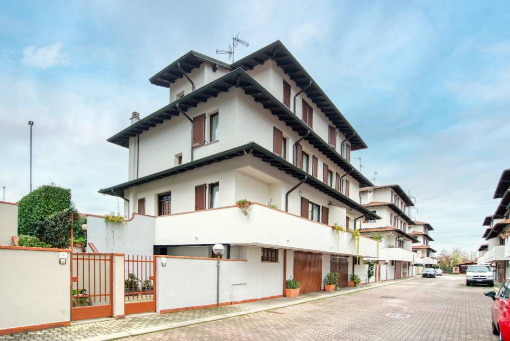 casa indipendente in vendita a Vimodrone in zona Sant'Isidoro