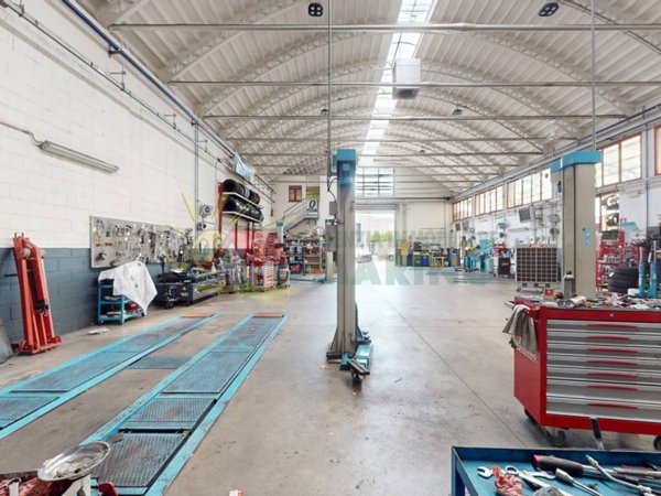 locale commerciale in vendita a Vimodrone