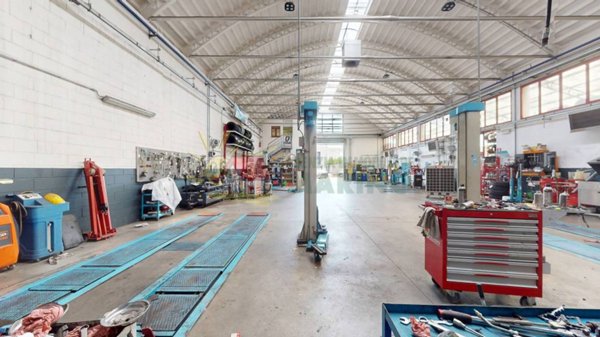 capannone in vendita a Vimodrone