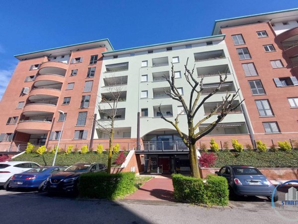 locale commerciale in vendita a Vimodrone