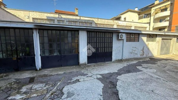 locale commerciale in vendita a Vimodrone