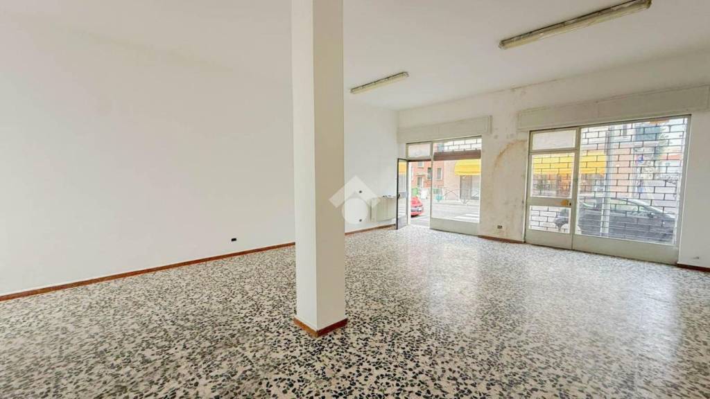 negozio in vendita a Vimodrone