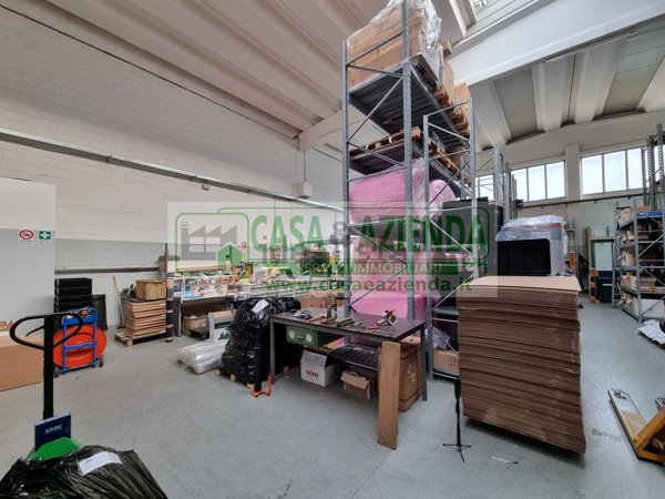 capannone in vendita a Vimodrone