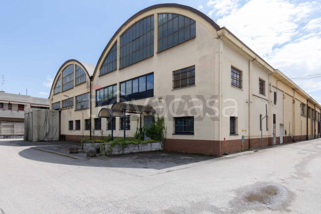 locale commerciale in vendita a Vimodrone