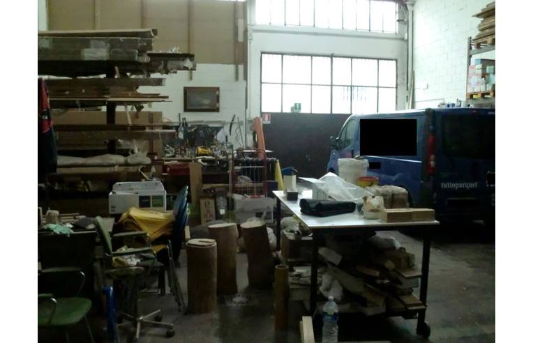 locale commerciale in vendita a Vimodrone