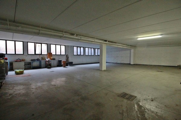 locale commerciale in vendita a Vimodrone