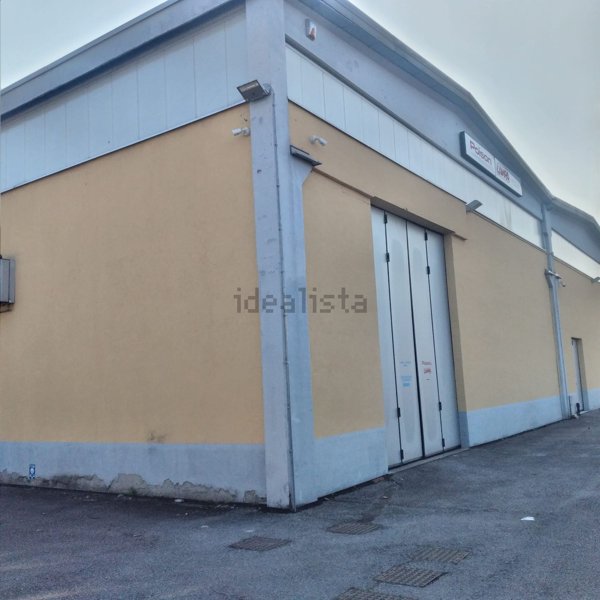 locale commerciale in vendita a Vimodrone
