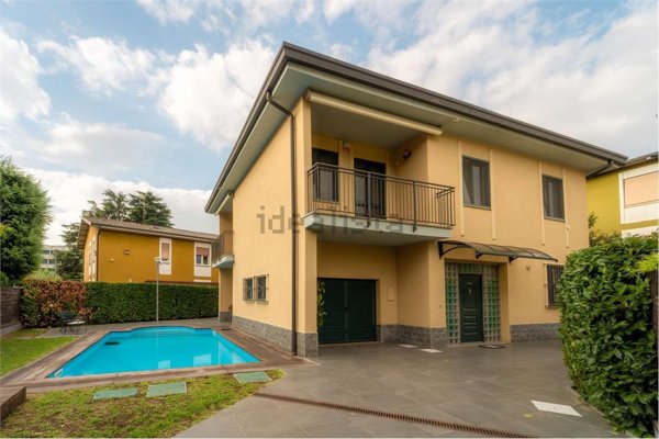 casa indipendente in vendita a Vimodrone