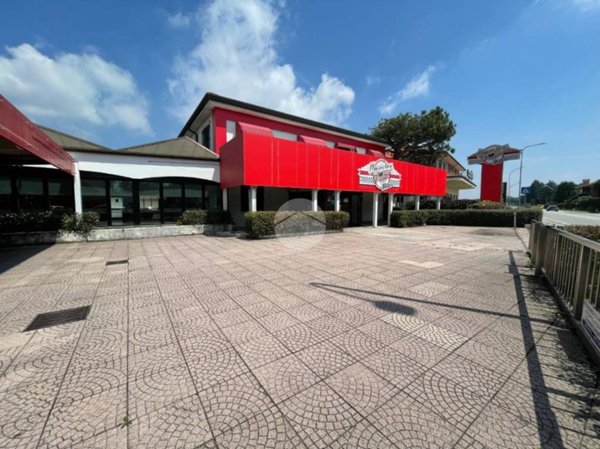 negozio in vendita a Vittuone