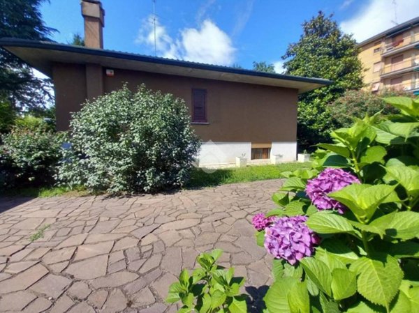 casa indipendente in vendita a Vittuone