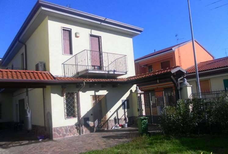 casa indipendente in vendita a Vittuone