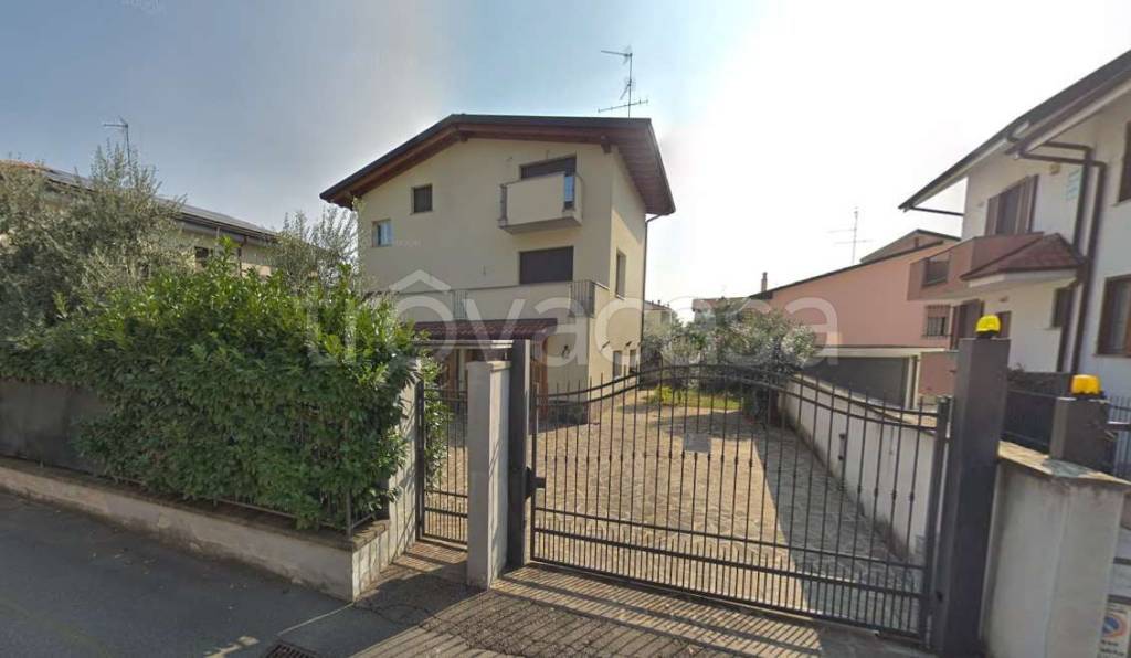 casa indipendente in vendita a Vittuone