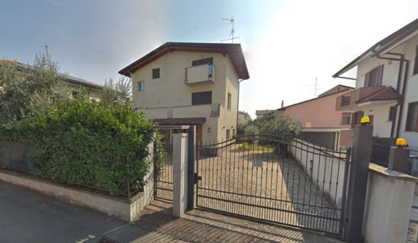 casa indipendente in vendita a Vittuone