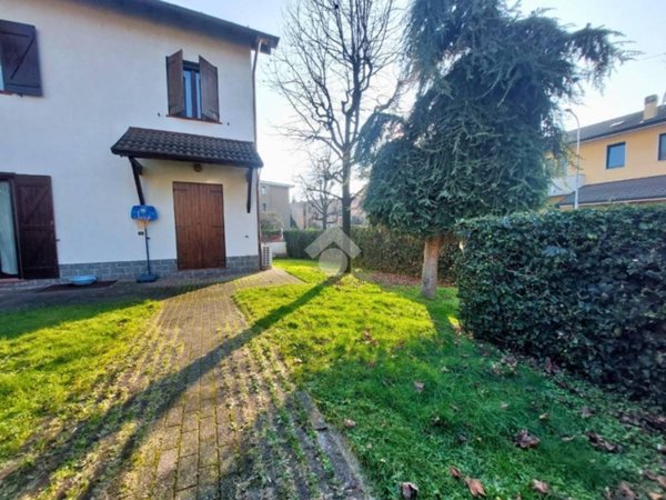 casa indipendente in vendita a Vittuone