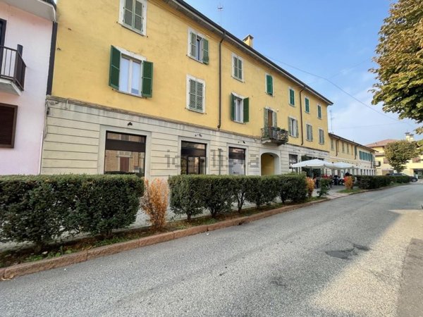 negozio in vendita a Vittuone
