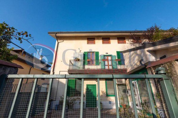 casa indipendente in vendita a Vittuone