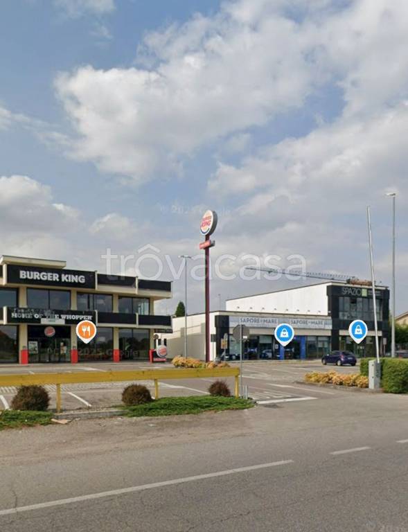 locale commerciale in vendita a Vittuone