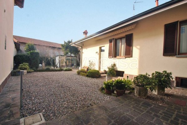 casa indipendente in vendita a Vittuone