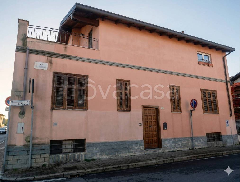 casa indipendente in vendita a Vittuone