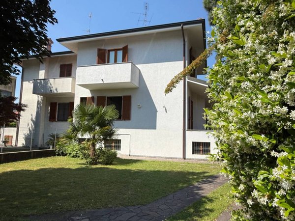 casa indipendente in vendita a Vittuone