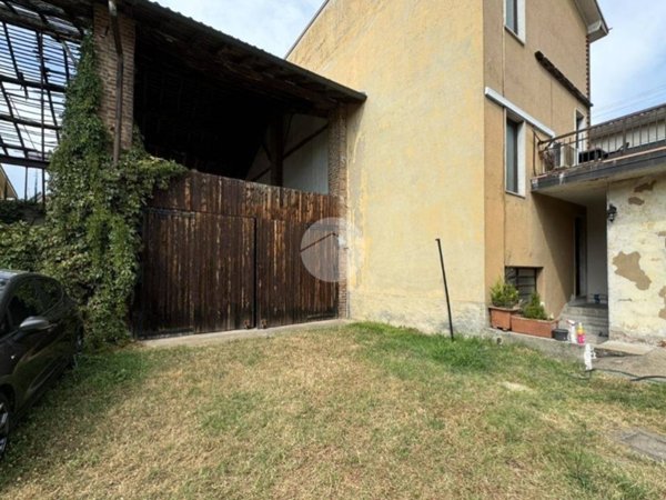 casa indipendente in vendita a Vittuone