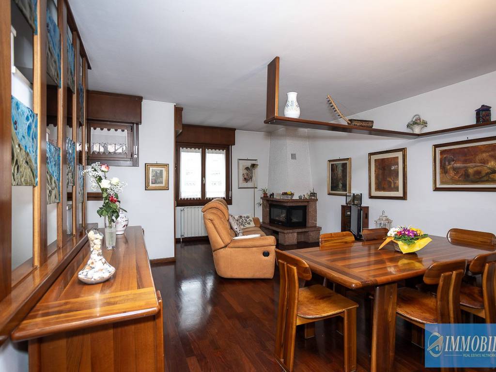 casa indipendente in vendita a Vittuone